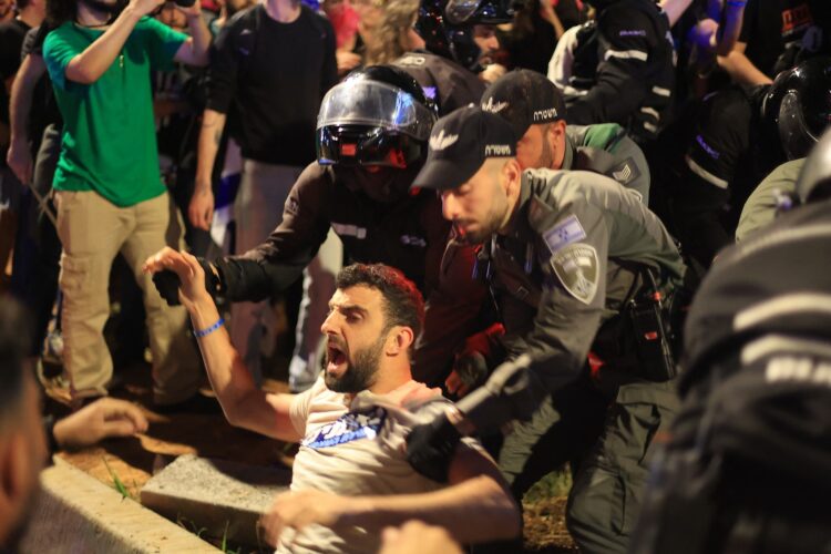 V Izraelu novi protesti proti sporni pravosodni reformi