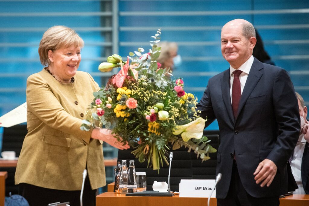 Olaf Scholz, Angela Merkel