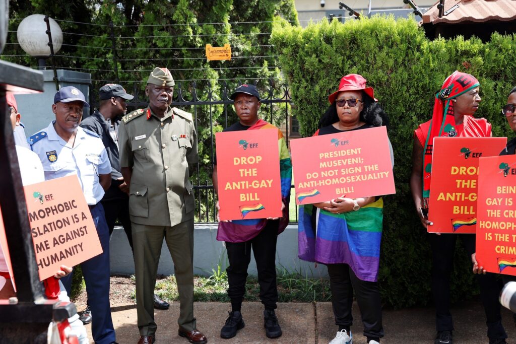 protesti proti lgbt zakonodaji v ugandi