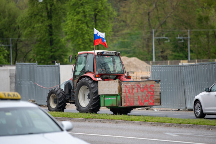 Protest kmetov, 25. april