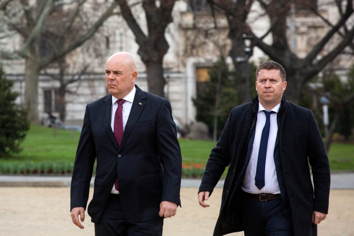 V Sofiji napadli konvoj državnega tožilca
