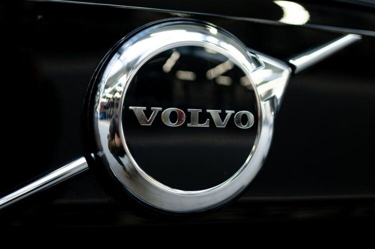 Volvo bo odpustil 1300 zaposlenih.