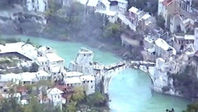 Rušenje Starega mostu v Mostarju