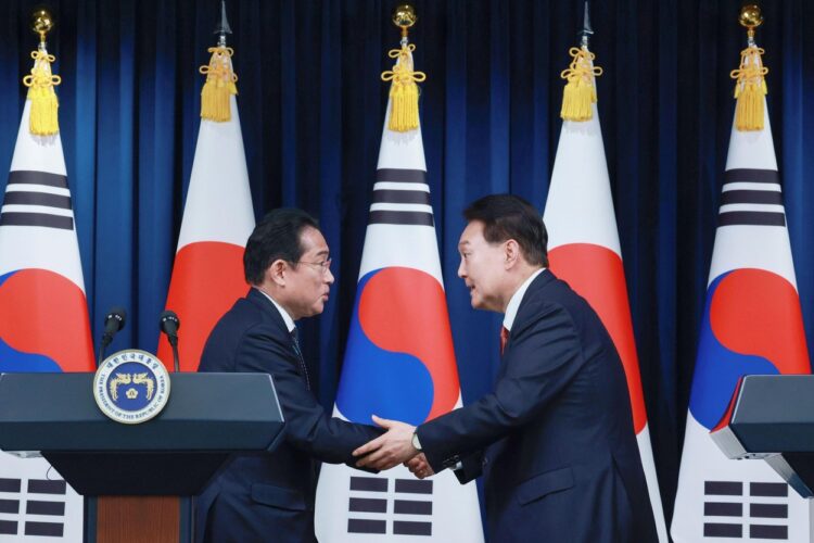 Japonski in južno korejski premier