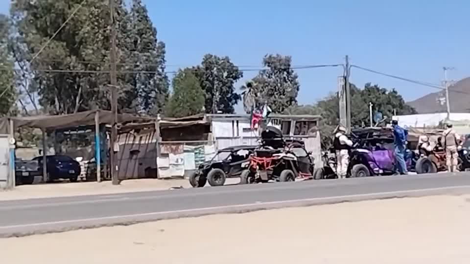 V streljanju na reliju v Mehiki najmanj deset mrtvih