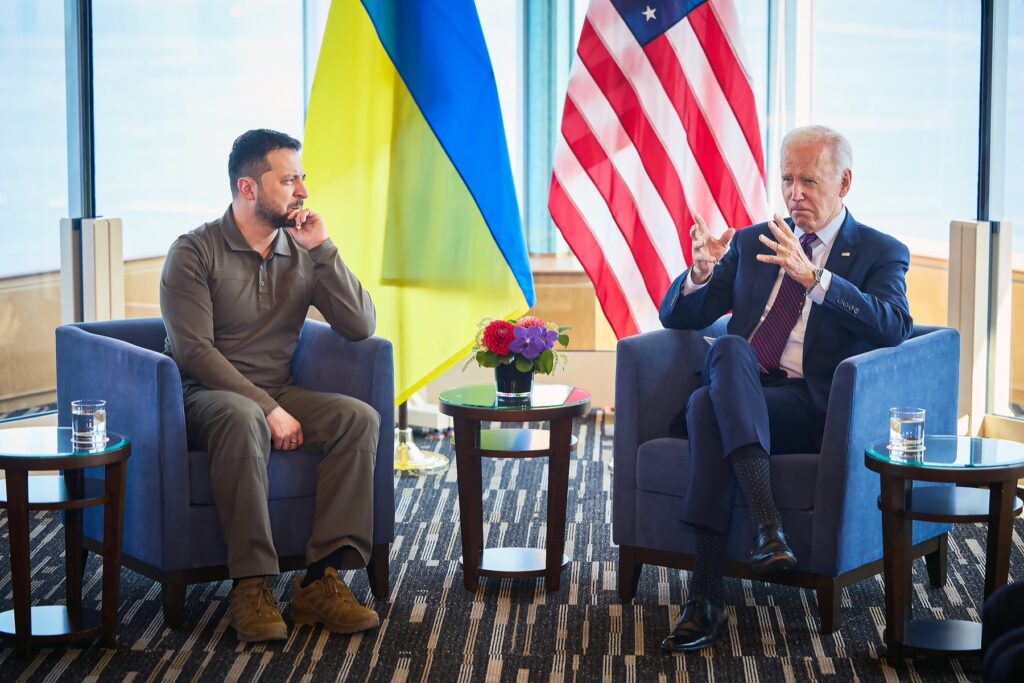 Ameriški predsednik Joe Biden in ukrajinski predsednik Volodimir Zelenski sta se srečala na vrhu G7 v Hirošimi, 21. 5. 2023