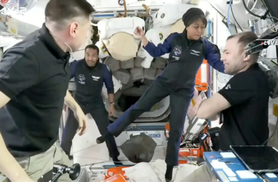 Rajana Barnavi ob vstopu na mednarodno postajo ISS