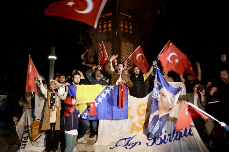 Slavje erdoganove zmage v Sarajevu