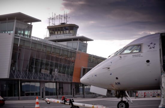 Gospodarstveniki želijo ustanoviti novega državnega letalskega prevoznika