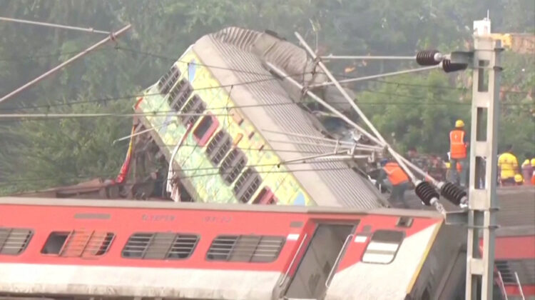 Železniška nesreča v Indiji