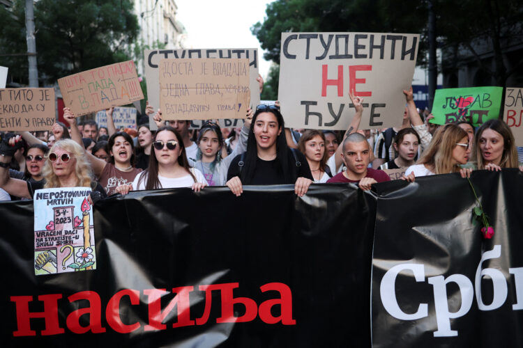 protesti Srbija proti nasilju