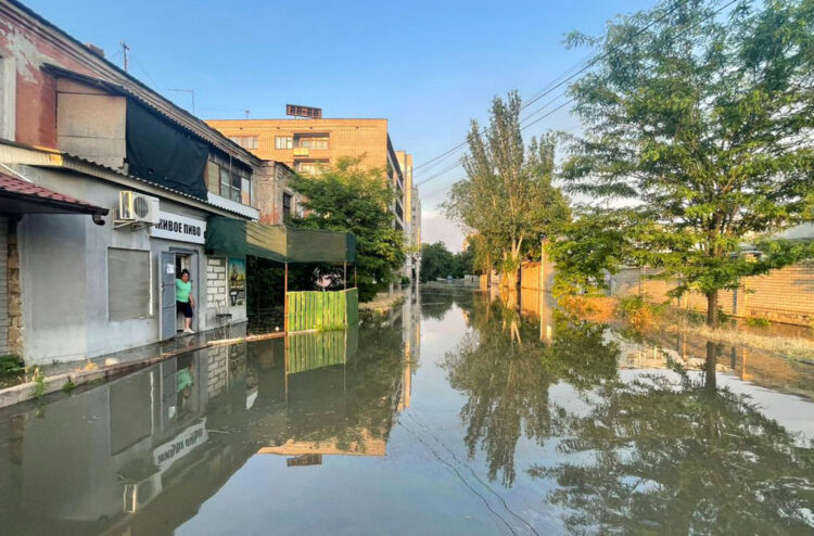 Poplave po zrušitvi jezu na Dnepru
