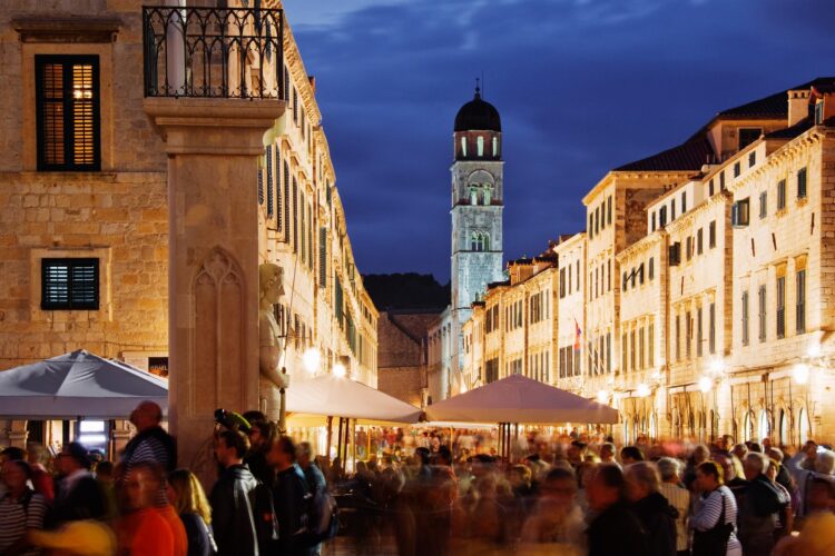Dubrovnik, Stradun, Hrvaška, turiati