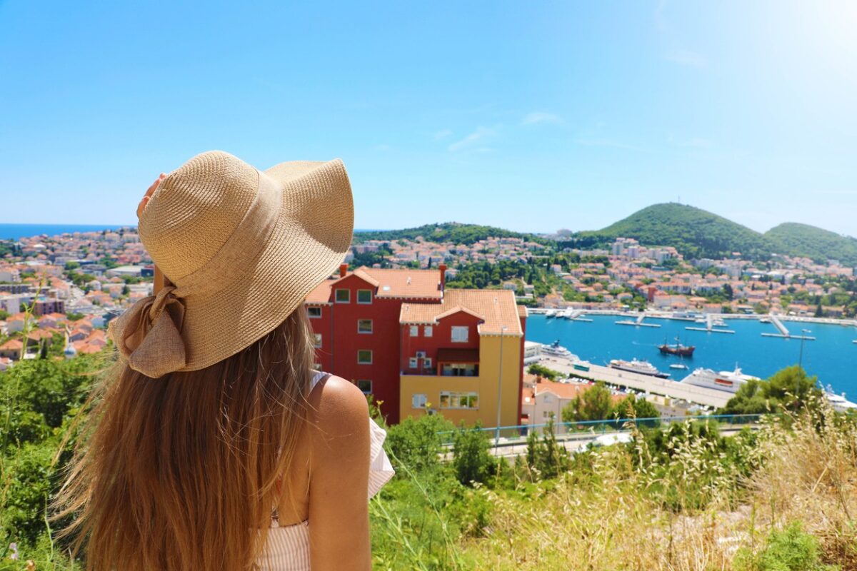Na Hrvaškem polemike zaradi števila turistov: kdo ima prav?