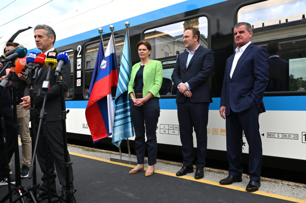 Slovenija kupila nove vlake
