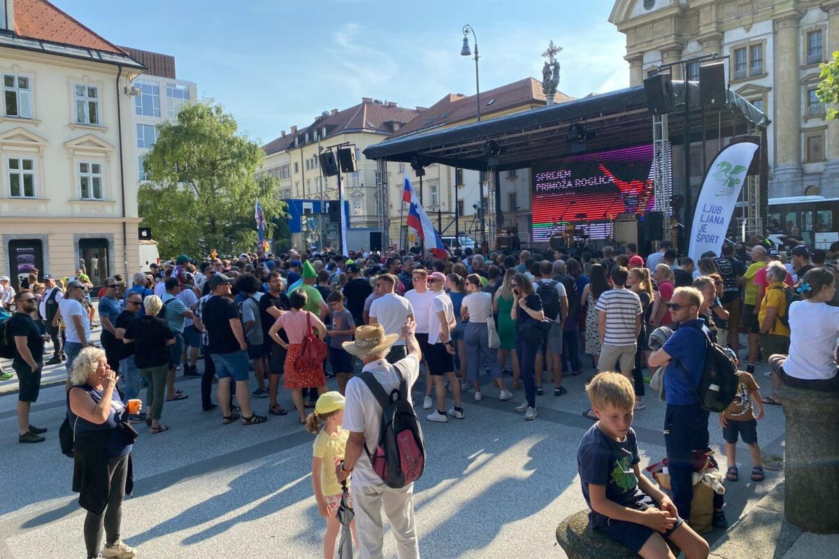 V ŽIVO: Sprejem slovenskega kolesarskega junaka na Kongresnem trgu