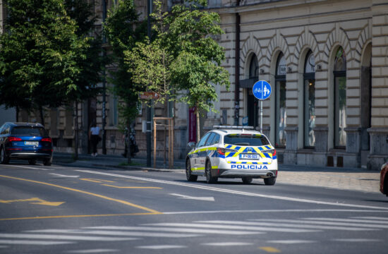 Policijski avto
