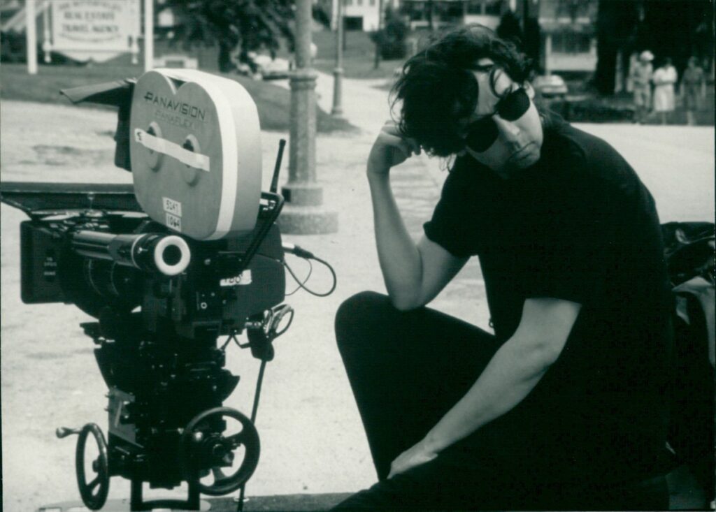 Tim Burton na snemanju prvega filma Beetlejuice. 