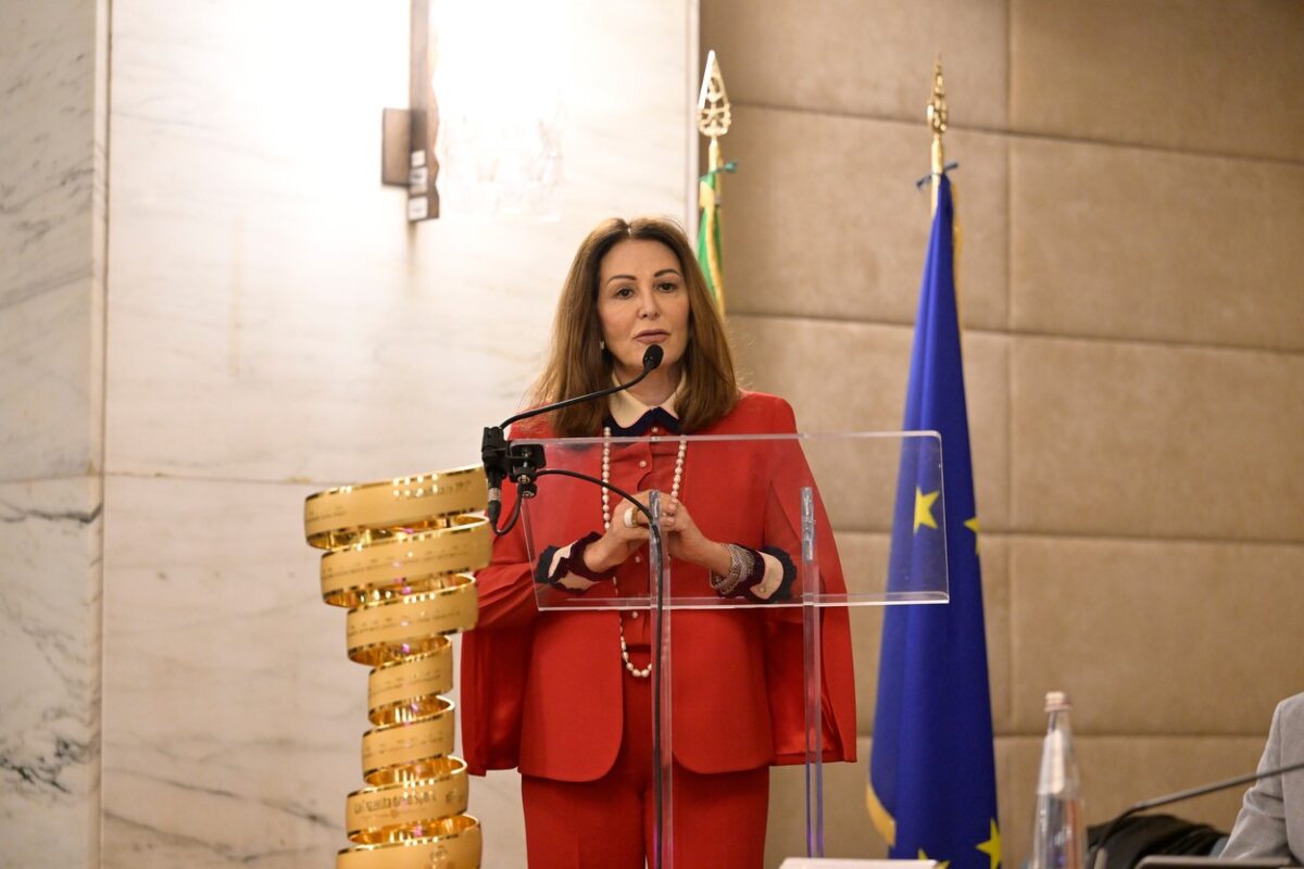 Škandal v italijanski vladi: ministrica naj bi nezakonito izčrpavala podjetja