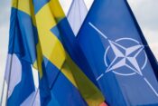 Švedska in Nato zastava