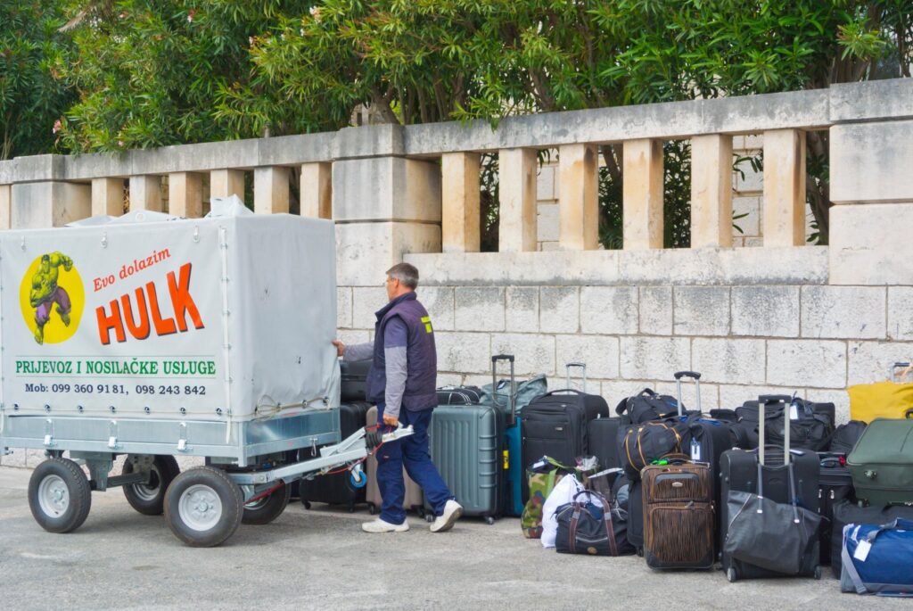 Dubrovnik, prtljaga, kovčki, prevoz