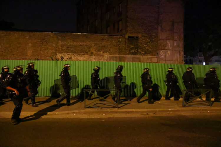 Nasilni protesti v Franciji se nadaljujejo