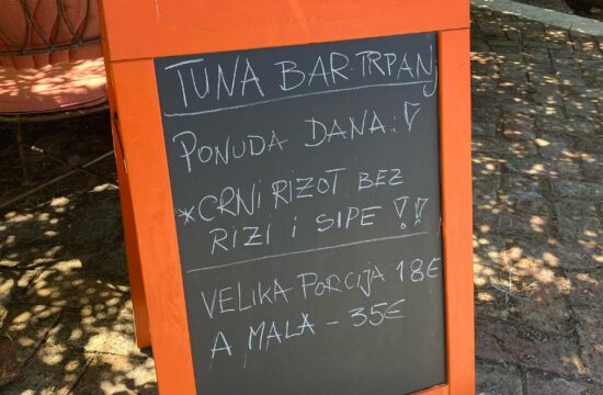 Tuna bar, Trpanj, Pelješac, Hrvaška
