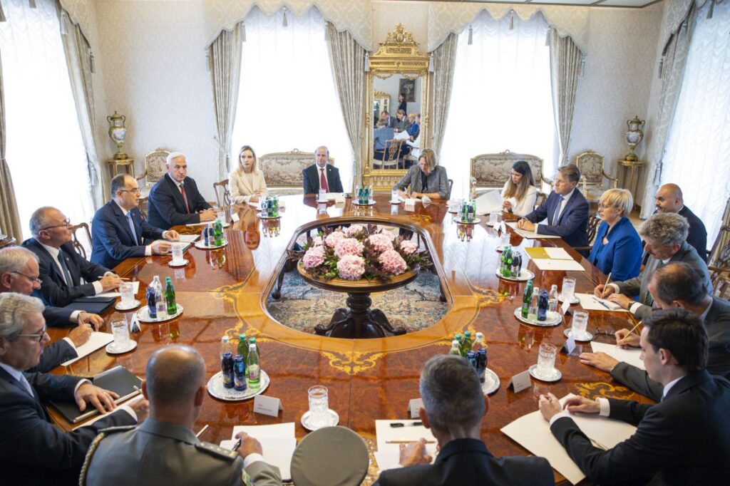 Srečanje predsednice Pirc Musar in predsednika Begaja