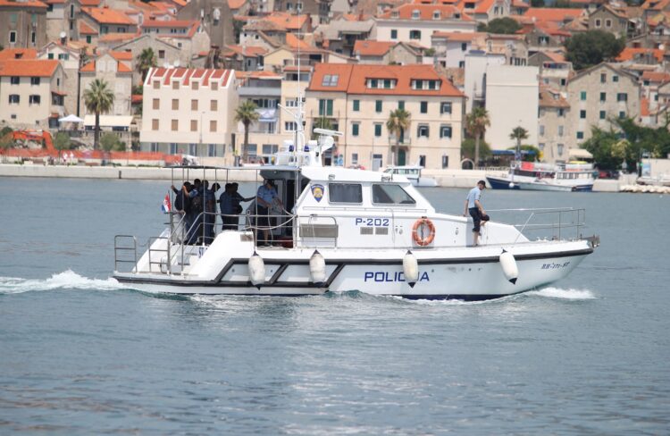 Hrvaški policijski čoln