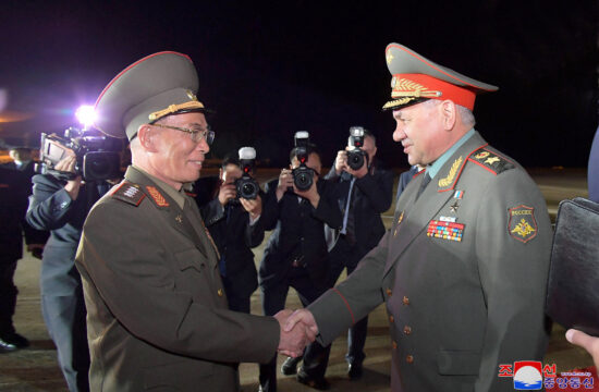 Ruski obrambni minister obiskal Severno Korejo