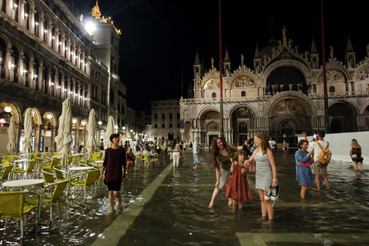 Poplavljen Markov trg v Benetkah