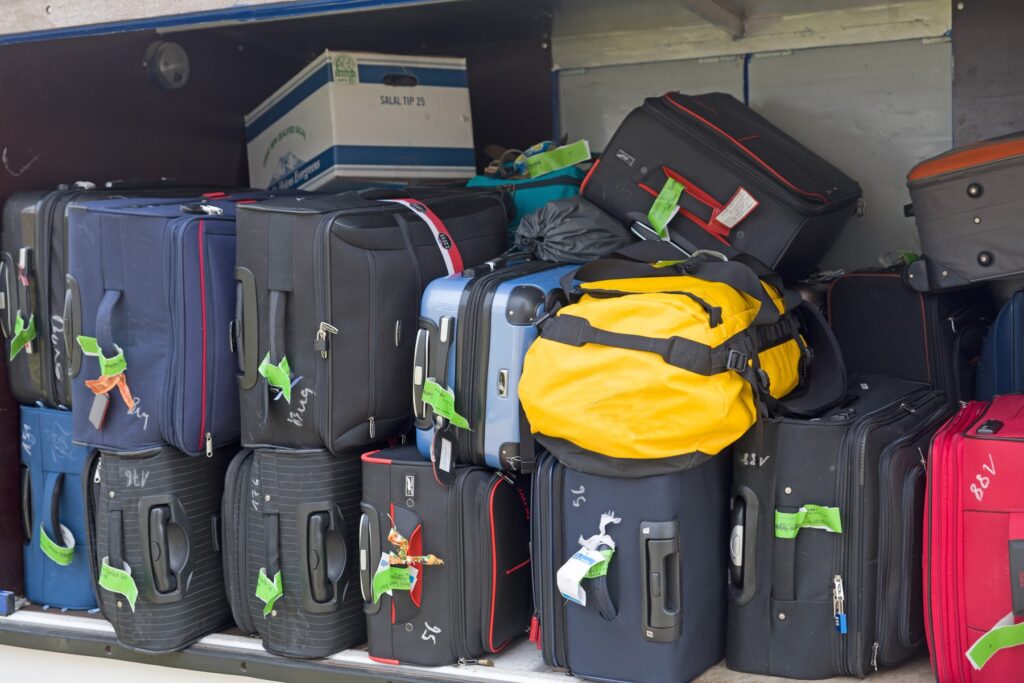 prtljaga, kovčki, letališče