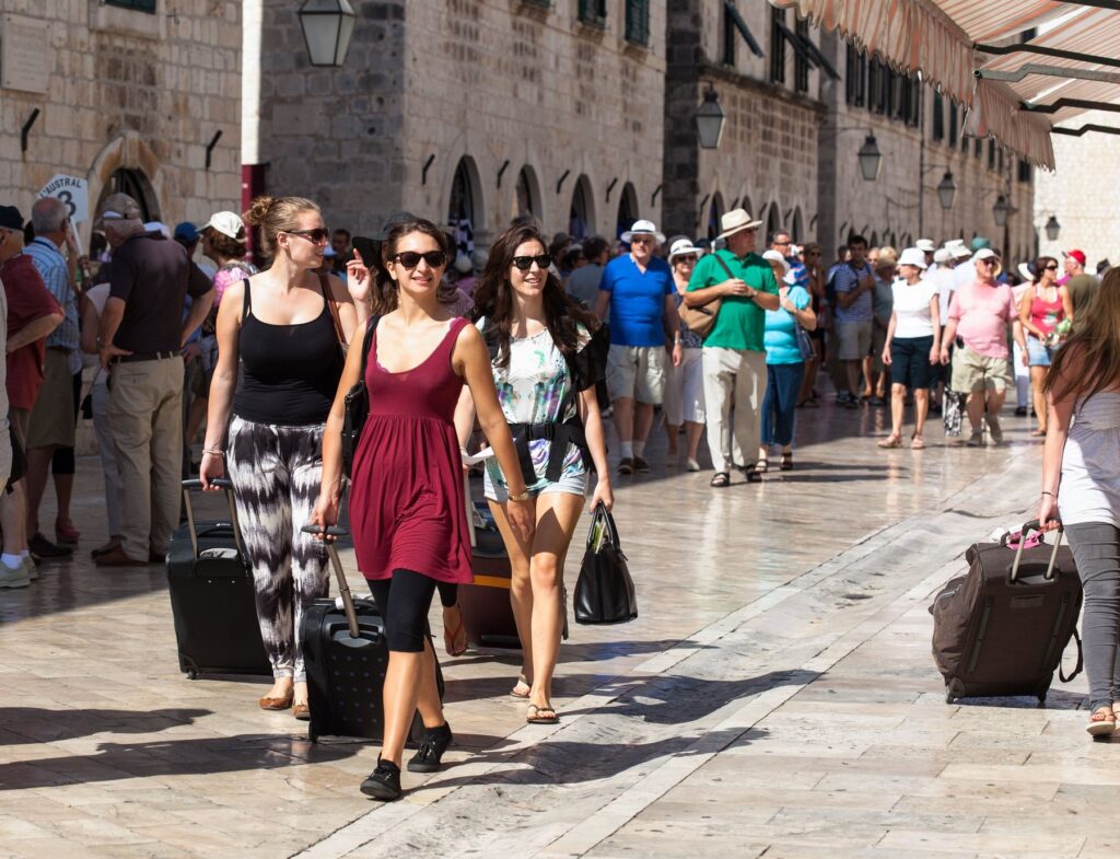 Dubrovnik, kovčki, Hrvaška, kovčki na kolesuih