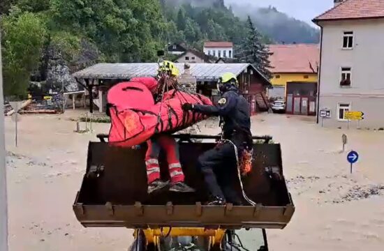 Črna na Koroškem, reševanje, gorski reševalci, policija, poplave 2023