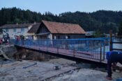 Postavljanje novega leškega mostu v Prevaljah