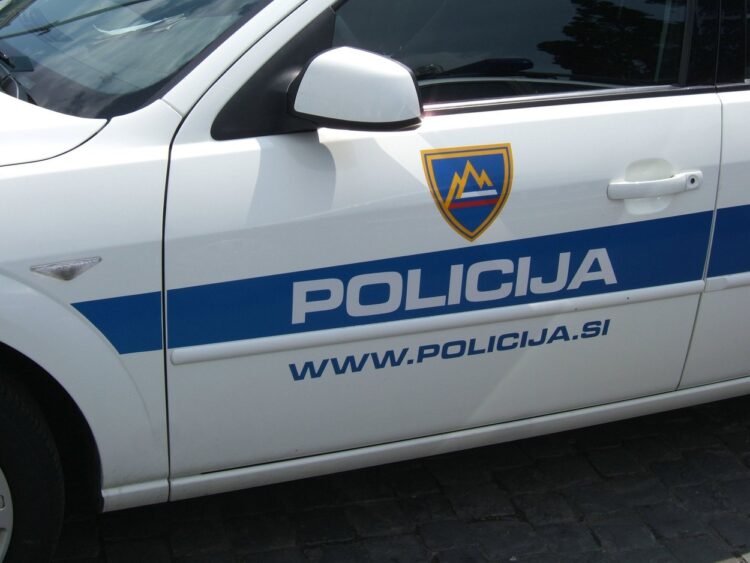 Avtomobil slovenske policije