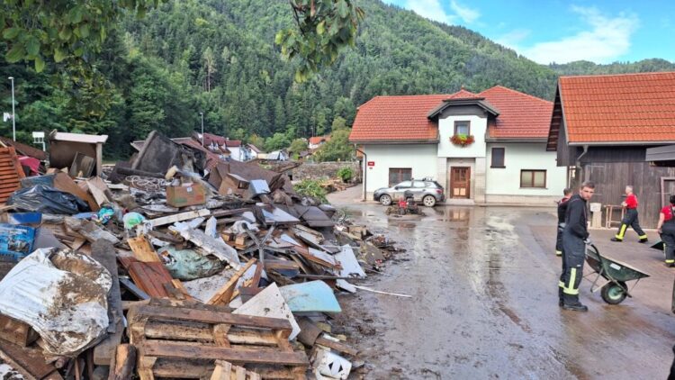 Naselje ob jezeru Šoderica