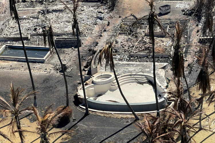 Uničenje po požarih na Havajih