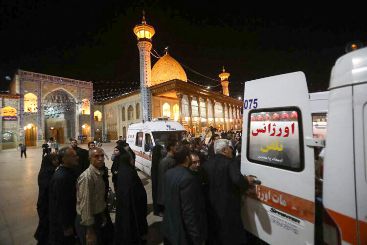 napadu na šiitsko muslimansko svetišče Šah Čerah v Širazu