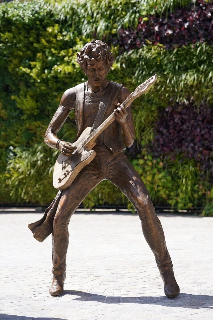 Spomenik Micku Jaggerju in Keithu Richardsu