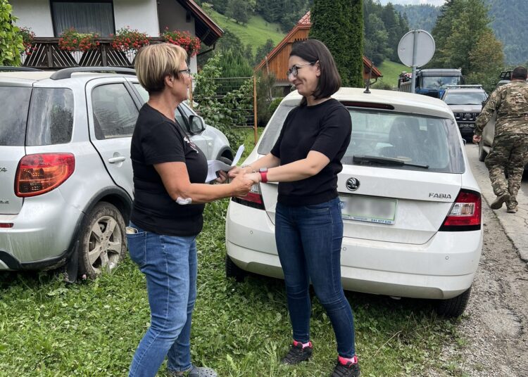 Ministrica Emilija Stojmenova Duh si je na Koroškem ogledala posledice poplav
