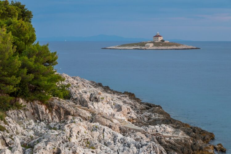 Hrvaški otok pokonji dol