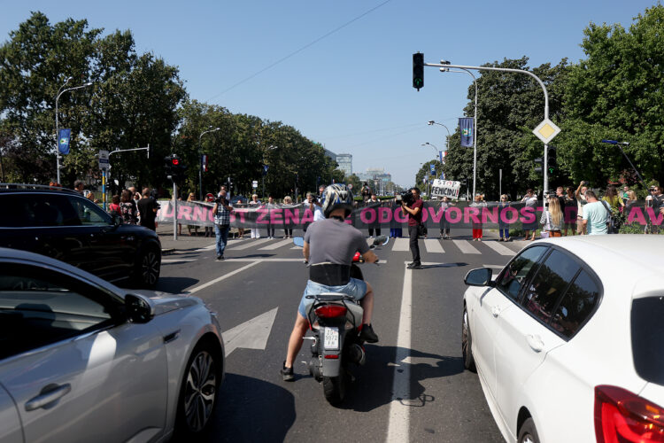 Protest proti nasilju nad ženskami v Zagrebu