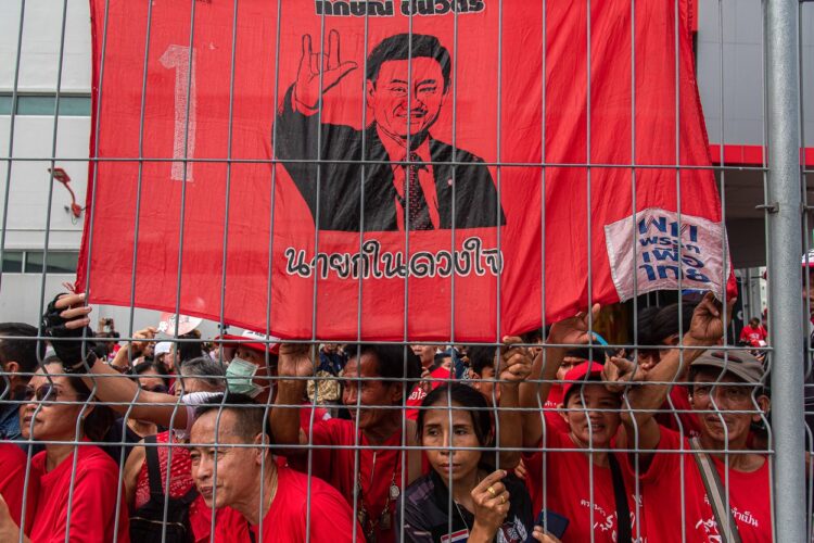 Podporniki bivšega tajskega premierja Thaksina Shinawatre.