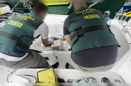 Velika operacija v Španiji: Prestregli 700-kilogramsko pošiljko kokaina