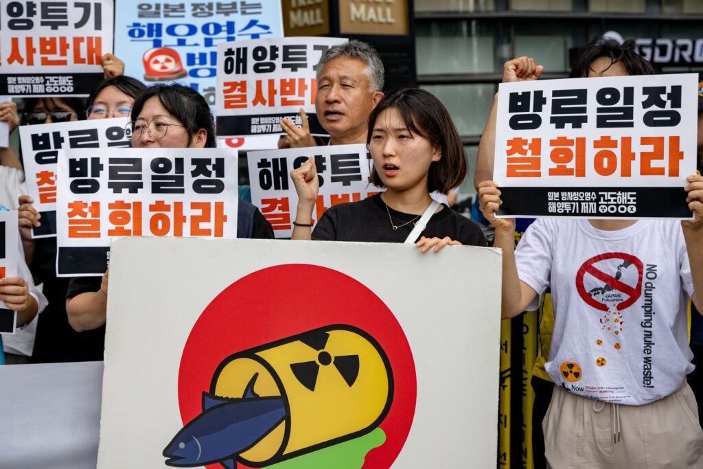 Protest proti izpuščanju hladilne vode iz jedrske elektrarne Fukušime v ocean
