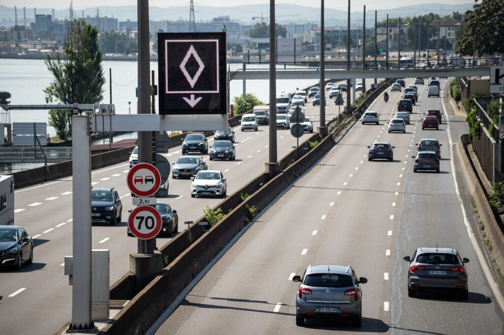nov prometni znak v franciji