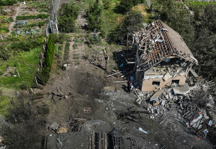 V zračnem napadu poškoodvana hiša na obrobju Kijeva
