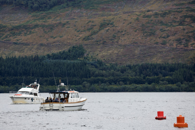 Nessie, Loch Ness, pošast, Škotska, Velika Britanija, iskanje