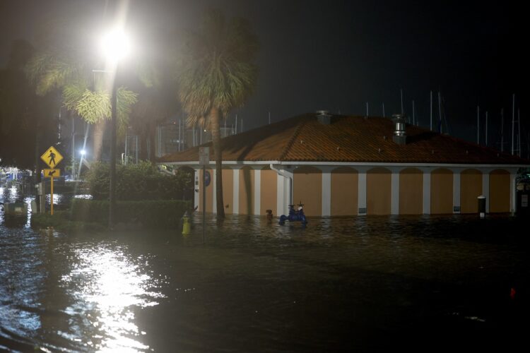 Razmere na Floridi tik pred prihodom orkana Idalia